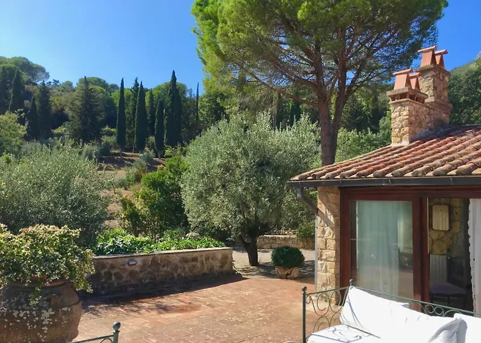 Villa Tuscan Elegance By The Sea
