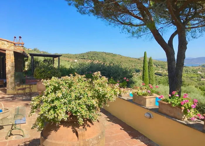 Villa Tuscan Elegance By The Sea *